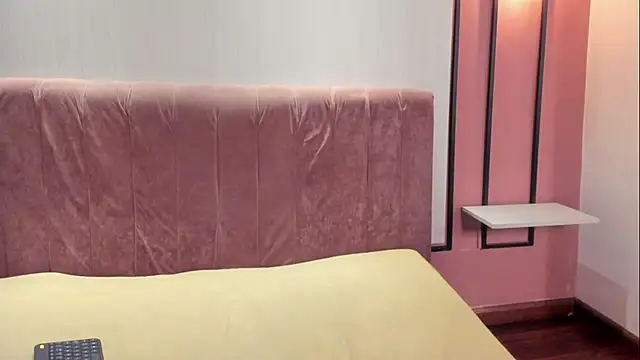 HannaWen  online show from February 2026 12:00:01 PM