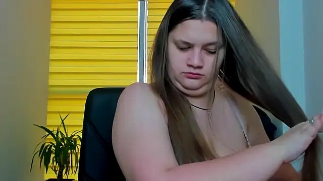 Snapshot of Maddinia chatting on February 2026 08:18:02 AM Maddinia online show from February 2026 08:18:02 AM