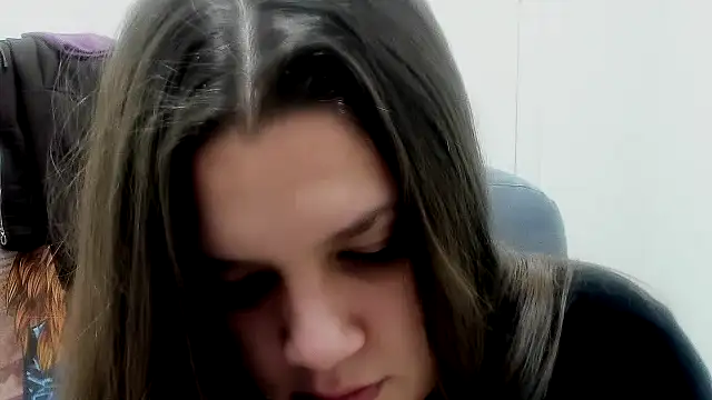 Snapshot of Maddinia chatting on February 2026 08:08:02 AM Maddinia online show from February 2026 08:08:02 AM