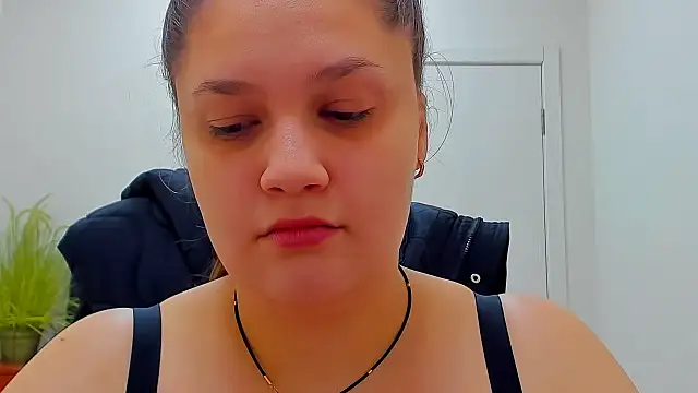 Snapshot of Maddinia chatting on February 2026 08:43:01 AM Maddinia online show from February 2026 08:43:01 AM