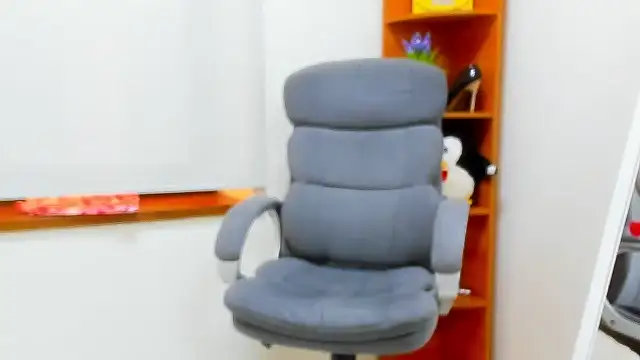 Snapshot of Maddinia chatting on February 2026 08:26:01 AM Maddinia online show from February 2026 08:26:01 AM