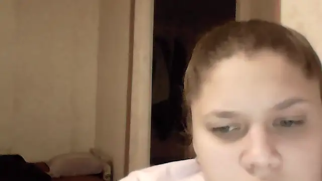 Snapshot of Maddinia chatting on February 2026 09:13:02 PM Maddinia online show from February 2026 09:13:02 PM