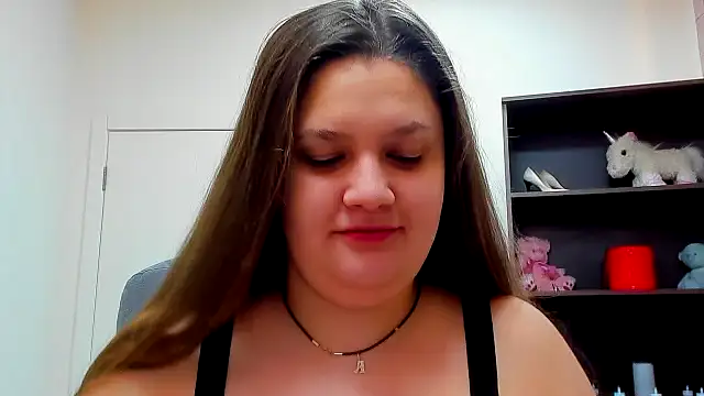 Snapshot of Maddinia chatting on March 2026 08:38:01 AM Maddinia online show from March 2026 08:38:01 AM