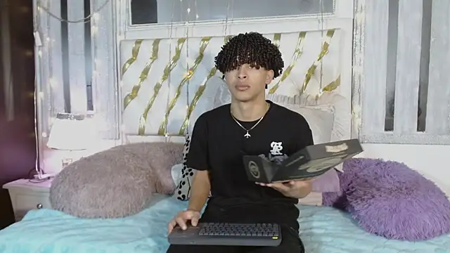 Snapshot of ian_smith_ chatting on February 2026 12:16:01 PM ian smith online show from February 2026 12:16:01 PM