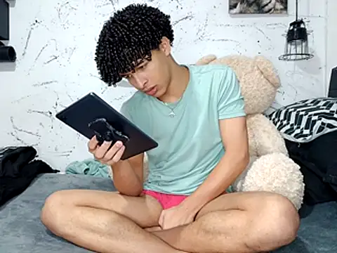 Snapshot of ian_smith_ chatting on March 2026 01:11:02 AM ian smith online show from March 2026 01:11:02 AM