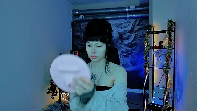 HollyDennis online show from February 2026 09:14:01 AM