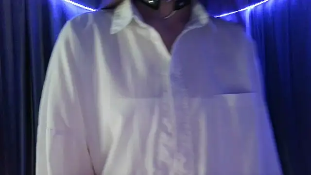 Snapshot of Lalyadiar chatting on March 2026 04:11:02 PM Lalyadiar online show from March 2026 04:11:02 PM