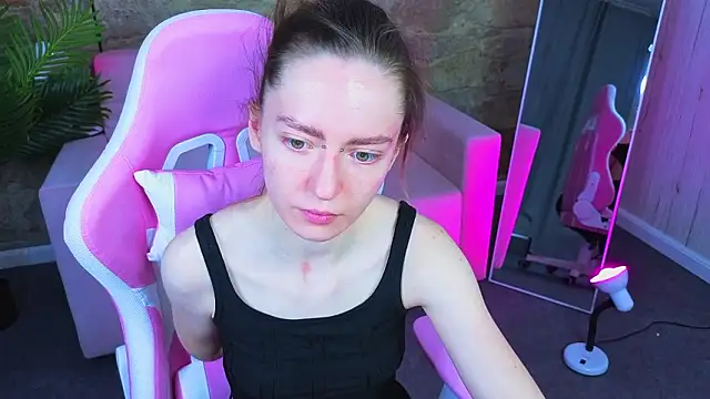 KristineValbuena online show from February 2026 01:09:02 AM