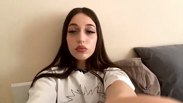 CutieWorm online show from February 2026 11:20:01 AM