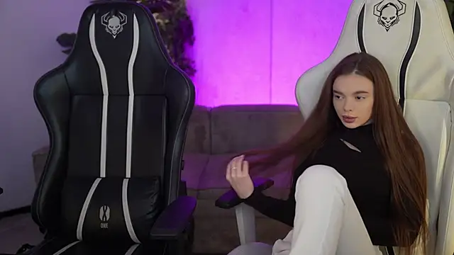 Zlata Sky online show from October 2025 06:48:01 PM