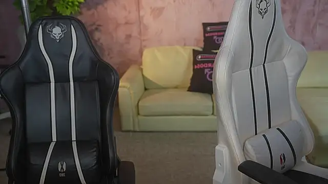 Zlata Sky online show from December 2025 07:41:01 PM