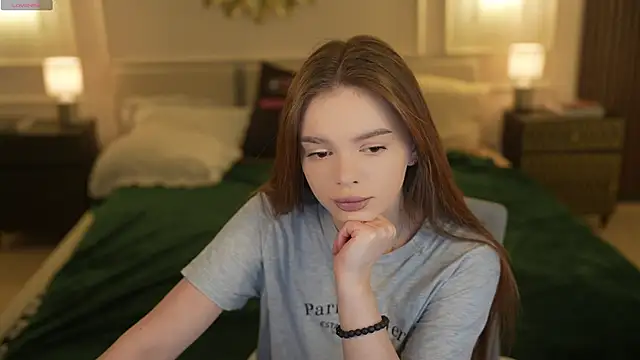 Snapshot of Zlata_Sky chatting on February 2026 03:44:02 PM Zlata Sky online show from February 2026 03:44:02 PM