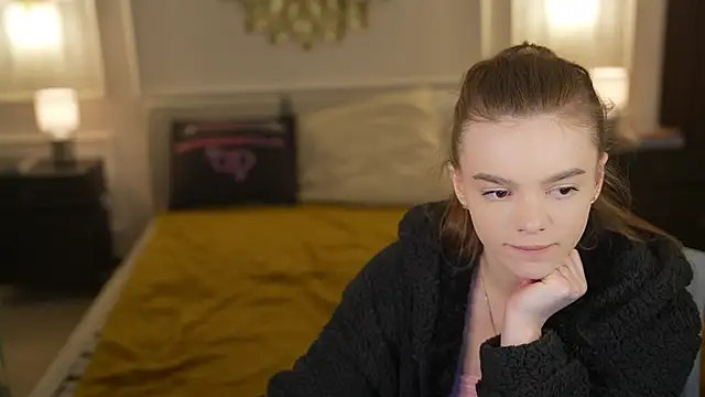 Snapshot of Zlata_Sky chatting on March 2026 03:50:01 PM Zlata Sky online show from March 2026 03:50:01 PM