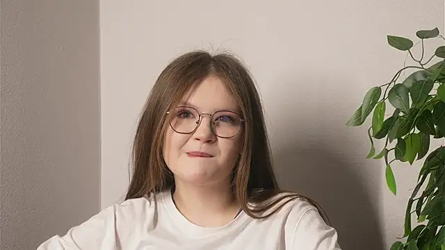 AlyceThoeny online show from February 2026 02:42:02 PM