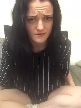 LeonieClaire online show from March 2026 05:40:01 PM