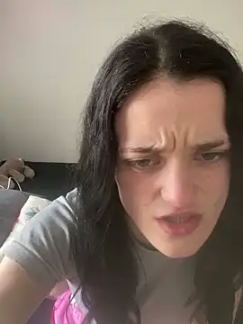 LeonieClaire online show from May 2026 11:29:02 AM