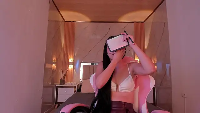 avigail xo online show from February 2026 06:57:02 PM