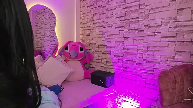 Elarossie online show from March 2026 01:21:01 AM