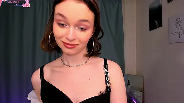 Snapshot of LillianPerry chatting on February 2026 08:16:02 PM LillianPerry online show from February 2026 08:16:02 PM