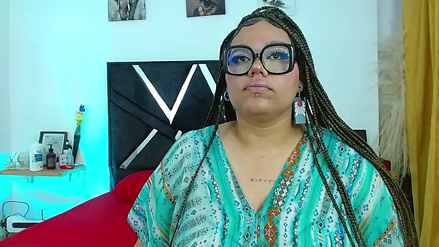 Snapshot of AlahiaFrequency chatting on March 2026 11:20:01 PM AlahiaFrequency online show from March 2026 11:20:01 PM