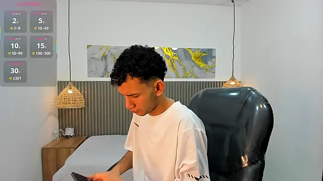 JDWhite18 online show from June 2026 03:49:01 AM