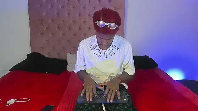 im oleiderr online show from April 2026 07:44:02 PM