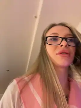 ElyseeXXX online show from March 2026 10:47:01 PM