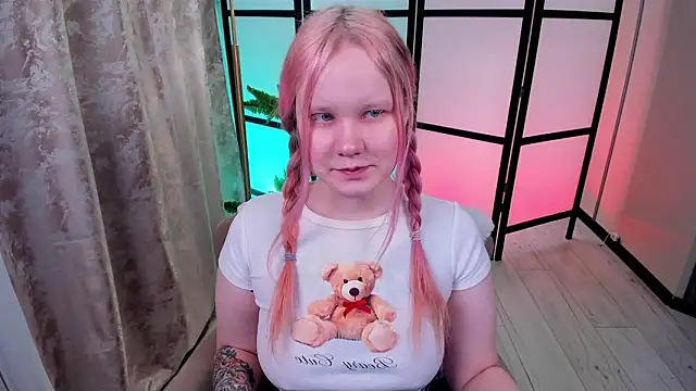 AnnieVibe online show from March 2026 05:41:02 PM