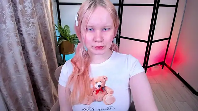 AnnieVibe online show from April 2026 05:39:02 PM