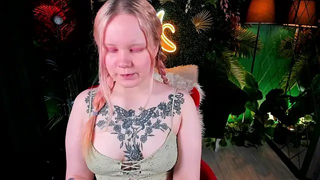 AnnieVibe online show from April 2026 05:33:02 PM