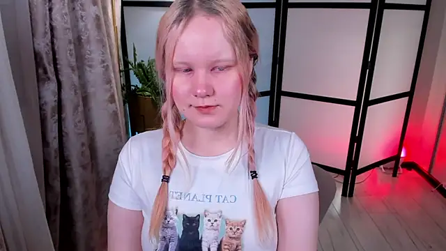 AnnieVibe online show from April 2026 05:41:01 PM