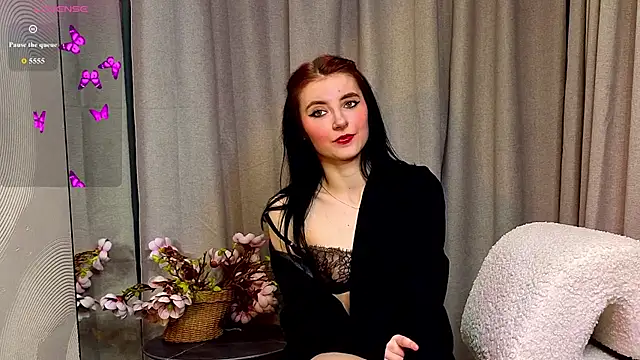 NicoleLuxe online show from February 2026 05:33:01 PM