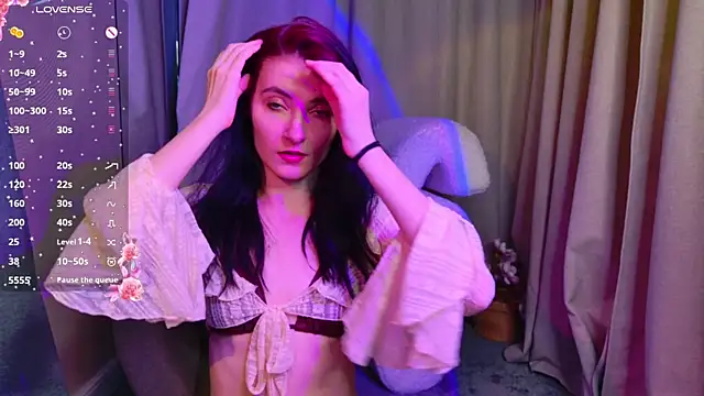 NicoleLuxe online show from May 2026 05:40:02 PM