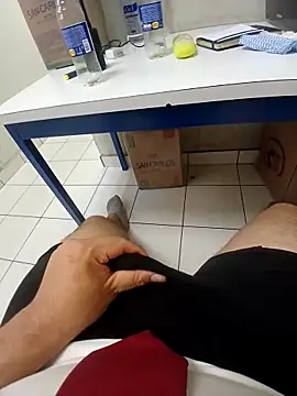 Snapshot of Taboada20 chatting on April 2026 05:10:01 PM Taboada20 online show from April 2026 05:10:01 PM