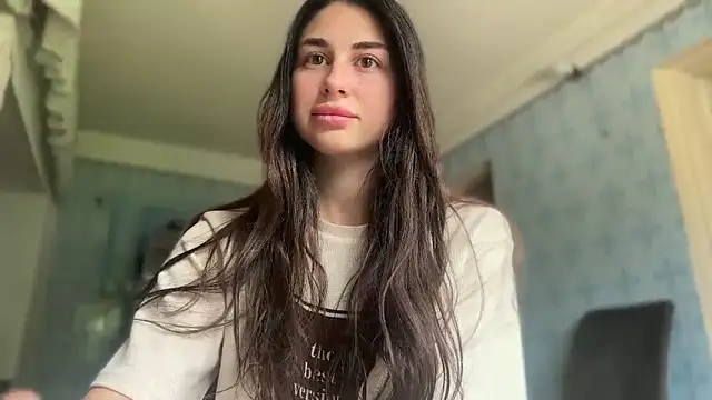 Snapshot of LiluMartiznir chatting on May 2026 11:39:01 AM LiluMartiznir online show from May 2026 11:39:01 AM
