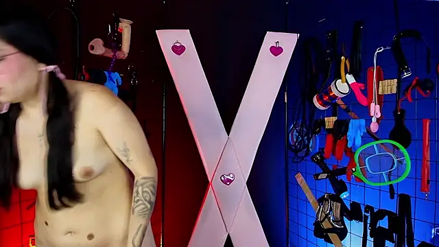 Snapshot of Candyqueen_bdsm_ chatting on March 2026 04:18:01 AM Candyqueen bdsm online show from March 2026 04:18:01 AM