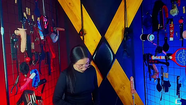 Snapshot of Candyqueen_bdsm_ chatting on March 2026 08:19:01 AM Candyqueen bdsm online show from March 2026 08:19:01 AM