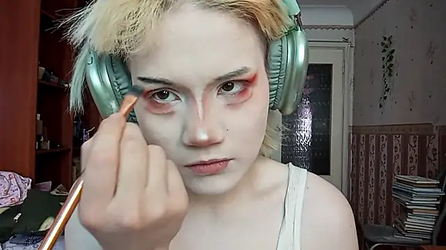 KathernSaulters online show from March 2026 07:01:01 AM