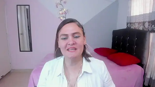 Hi  kitty  online show from February 2026 03:05:02 PM