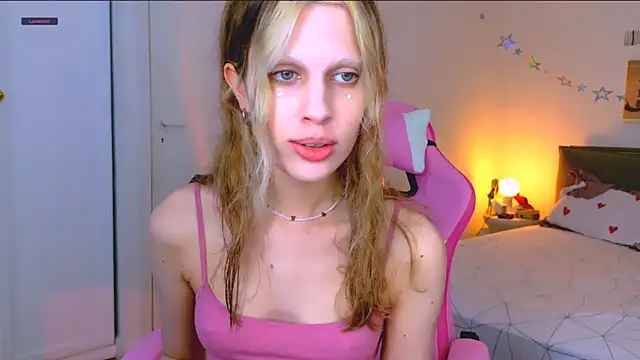 Maxine gold online show from June 2026 08:17:01 AM