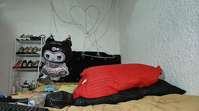 Isabelle Sara online show from March 2026 09:35:01 AM