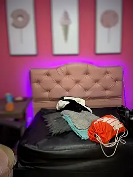 Karolaiin LS online show from March 2026 01:26:01 PM