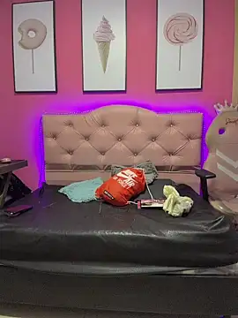 Karolaiin LS online show from March 2026 07:41:01 PM