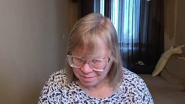 Emma Eclipsee online show from February 2026 11:33:01 AM