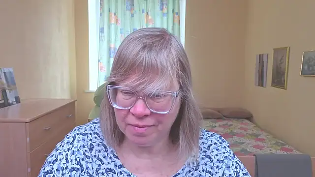 Emma Eclipsee online show from February 2026 10:24:01 AM