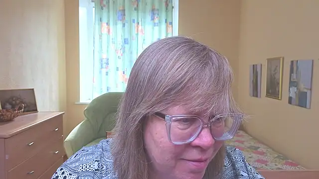 Emma Eclipsee online show from March 2026 11:46:02 AM