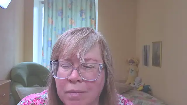 Snapshot of Emma_Eclipsee chatting on May 2026 11:39:02 AM Emma Eclipsee online show from May 2026 11:39:02 AM