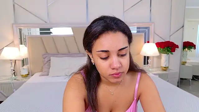 Snapshot of Luna_Cortier chatting on June 2026 05:15:01 AM Luna Cortier online show from June 2026 05:15:01 AM