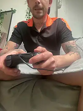 Snapshot of Piratee666 chatting on March 2026 09:04:01 AM Piratee666 online show from March 2026 09:04:01 AM