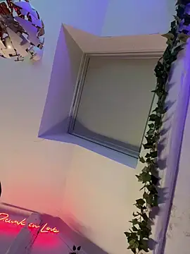 Snapshot of Piratee666 chatting on March 2026 12:43:02 AM Piratee666 online show from March 2026 12:43:02 AM